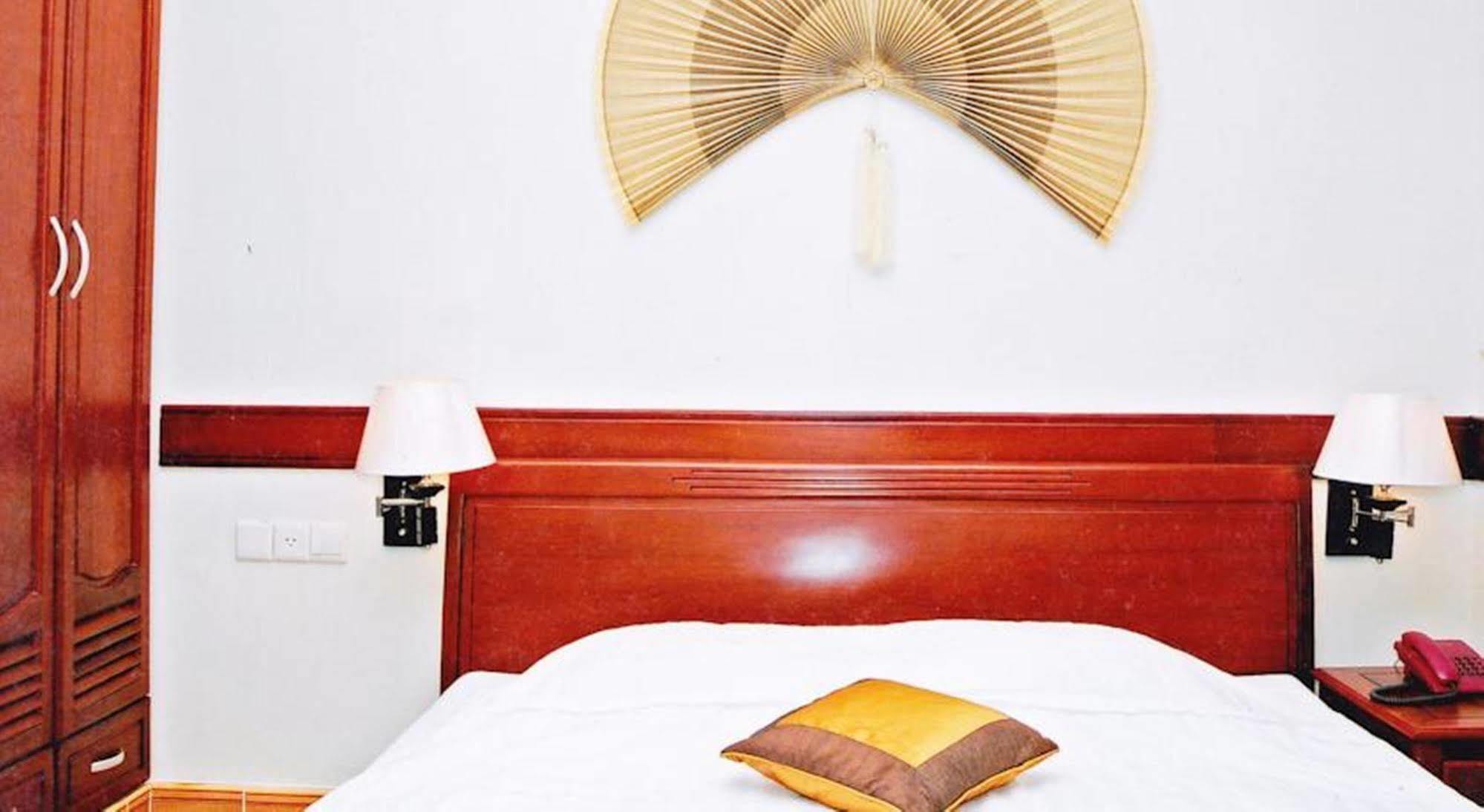 Hoang Thanh Thuy Airport Hotel 1 - Gan Am Thuc Dem Cho Hoang Hoa Tham Ho Chi Minh-Byen Eksteriør billede