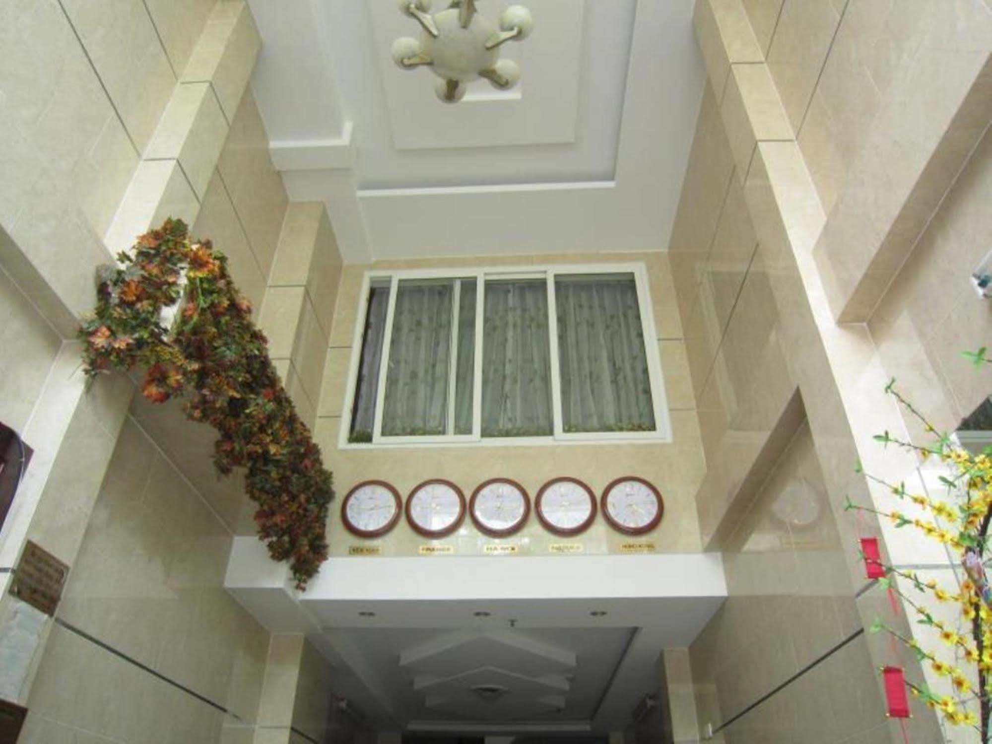 Hoang Thanh Thuy Airport Hotel 1 - Gan Am Thuc Dem Cho Hoang Hoa Tham Ho Chi Minh-Byen Eksteriør billede