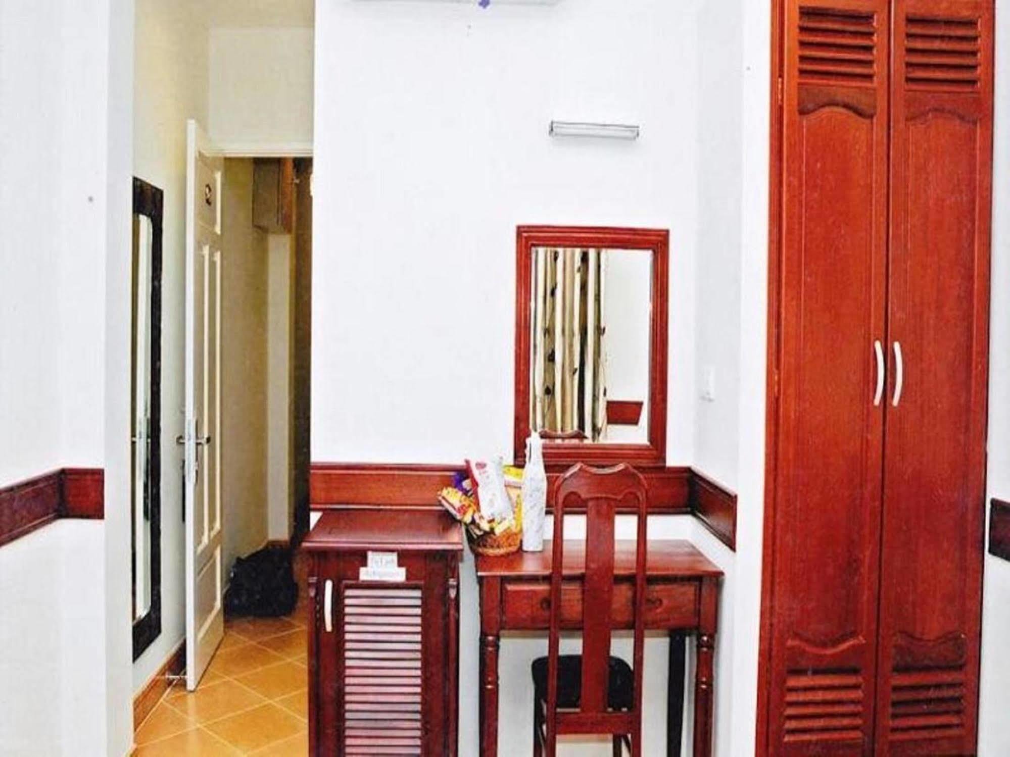 Hoang Thanh Thuy Airport Hotel 1 - Gan Am Thuc Dem Cho Hoang Hoa Tham Ho Chi Minh-Byen Eksteriør billede